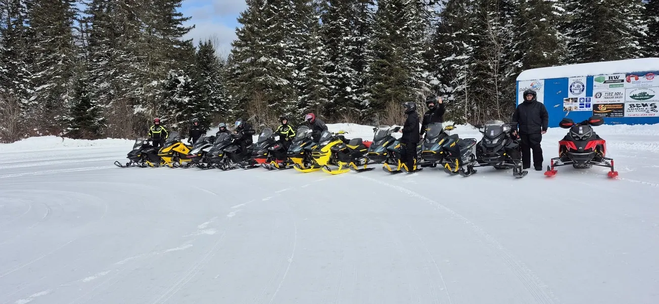 Ontario Québec Snowmobile Tours
