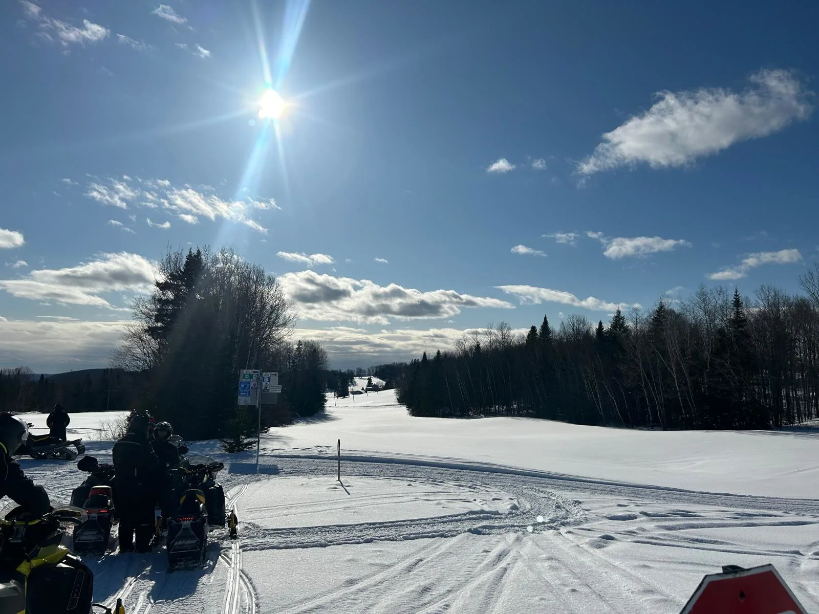 Ontario Québec Snowmobile Tours