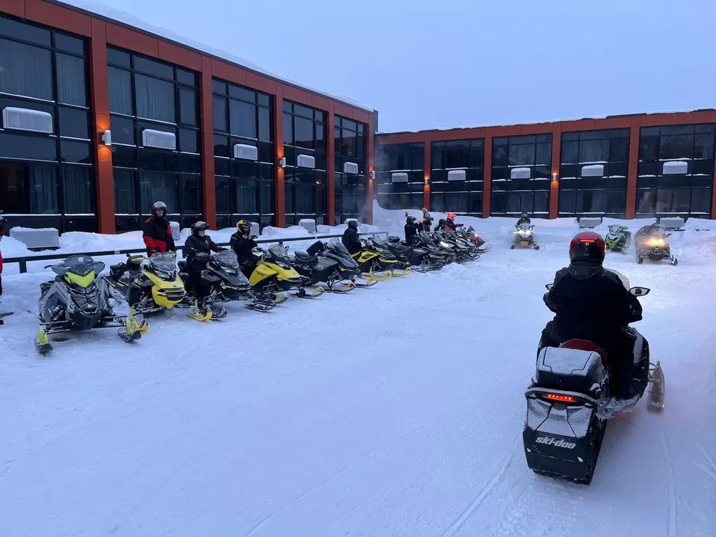 Ontario Québec Snowmobile Tours
