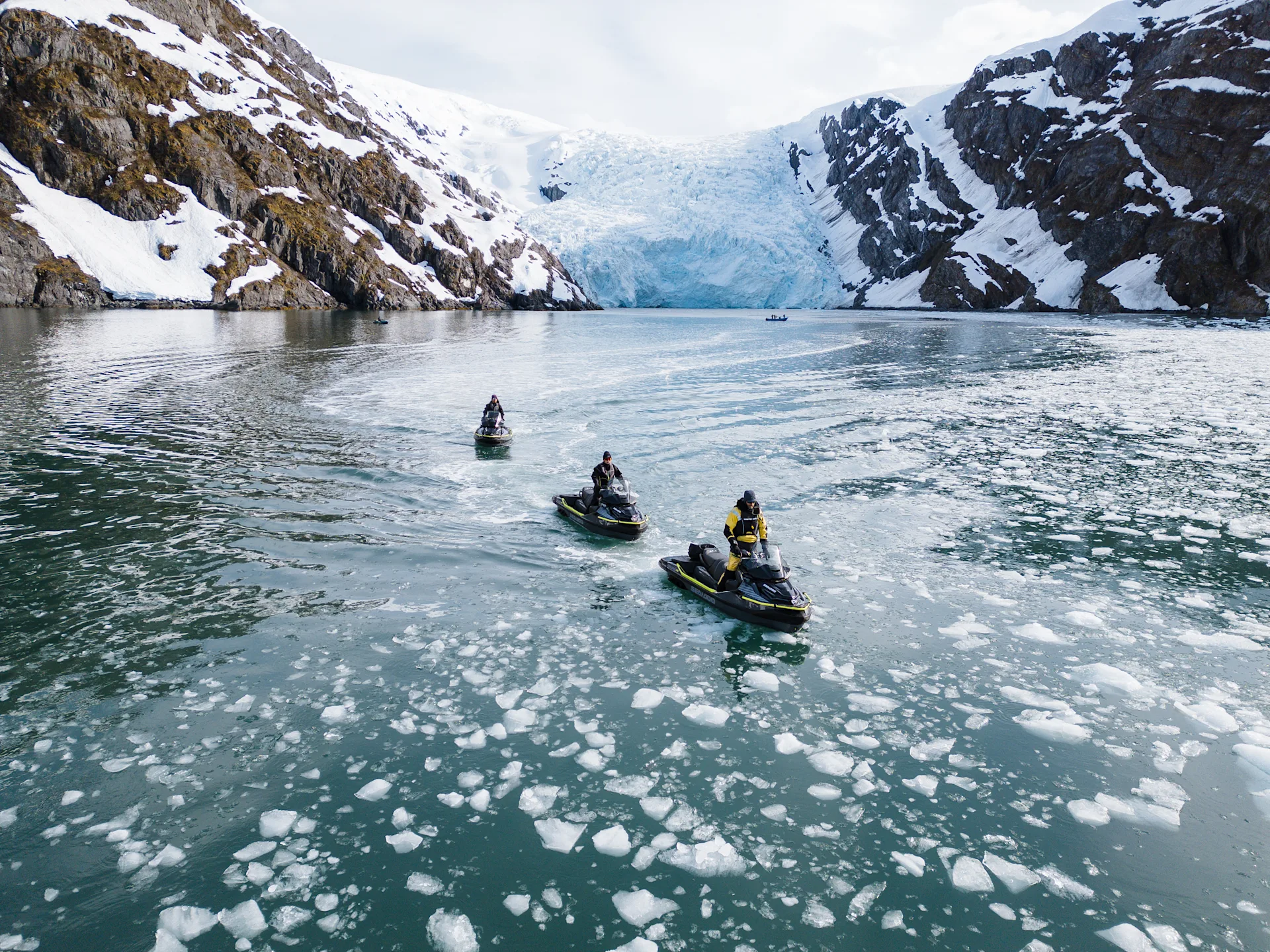 UNSO-CY24-SEA-AlaskaWildGuides-ACTION-9696 (3)