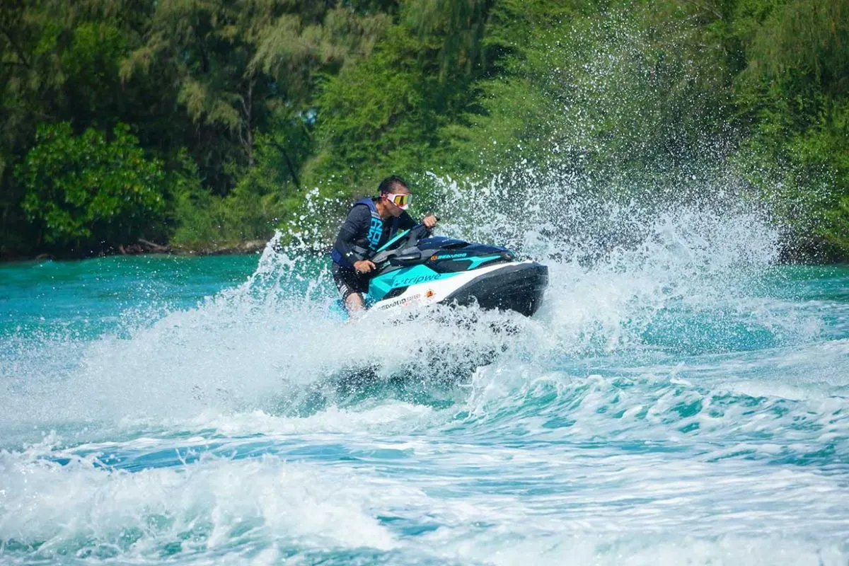 pulau-ponco-air-advance-island-hopping-jetski-safari-jakarta4-1200x800-1