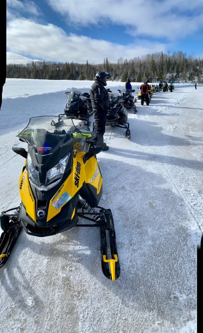Ontario Québec Snowmobile Tours