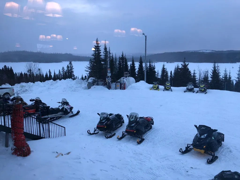 Ontario Québec Snowmobile Tours