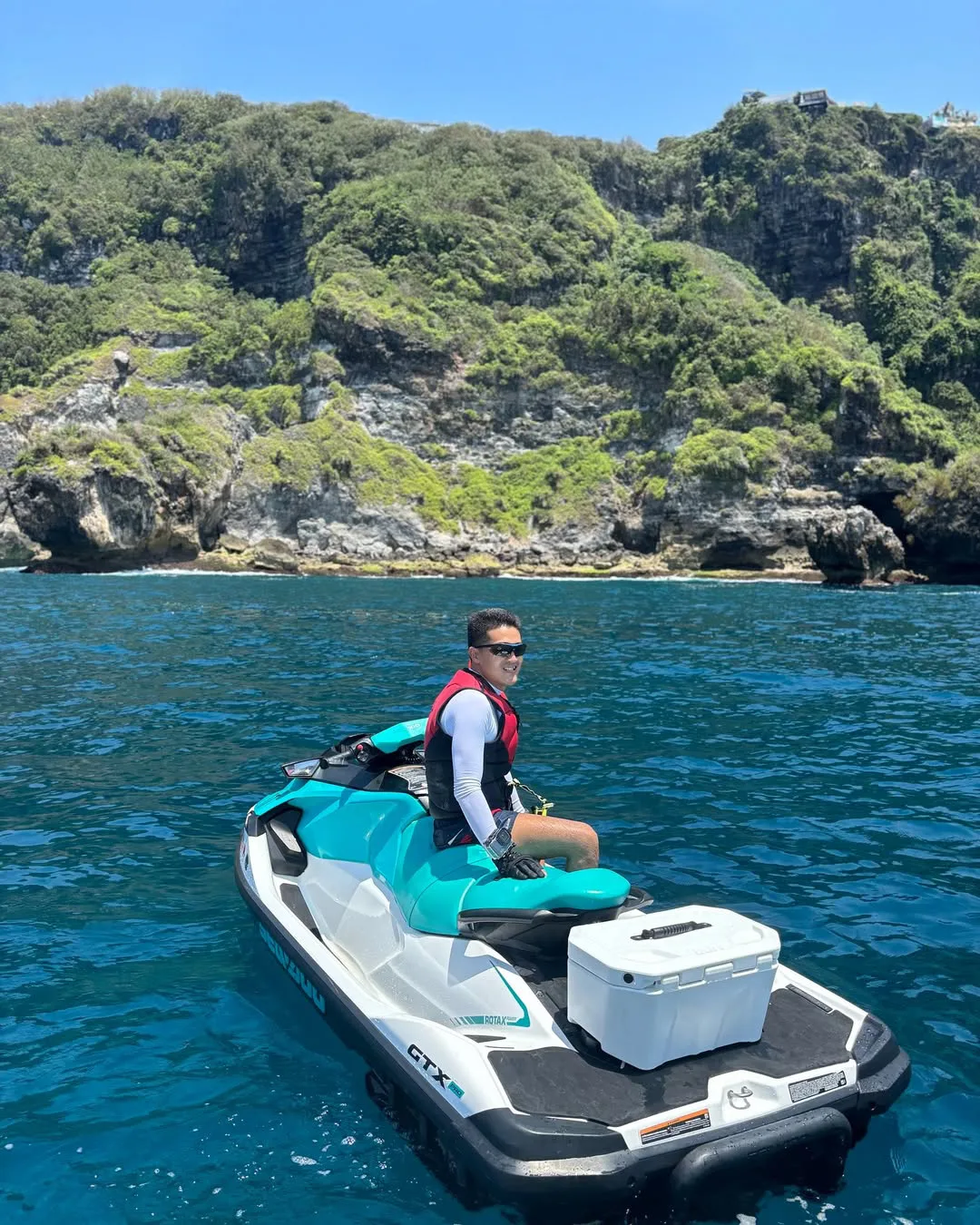 Where the sea meets speed and the view 💙 JetSkiMoments📲For more information about the trips p