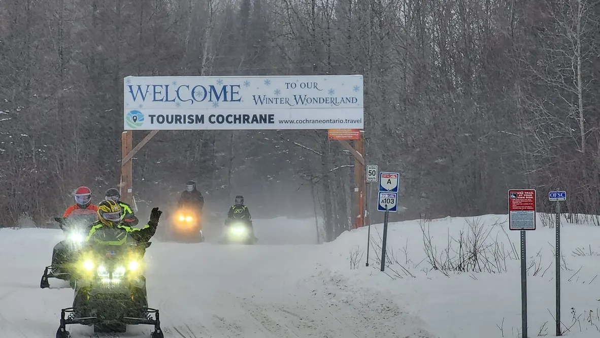 Ontario Québec Snowmobile Tours