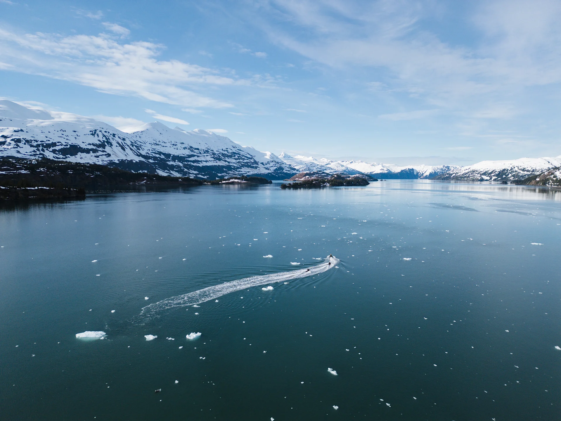 UNSO-CY24-SEA-AlaskaWildGuides-ACTION-9784