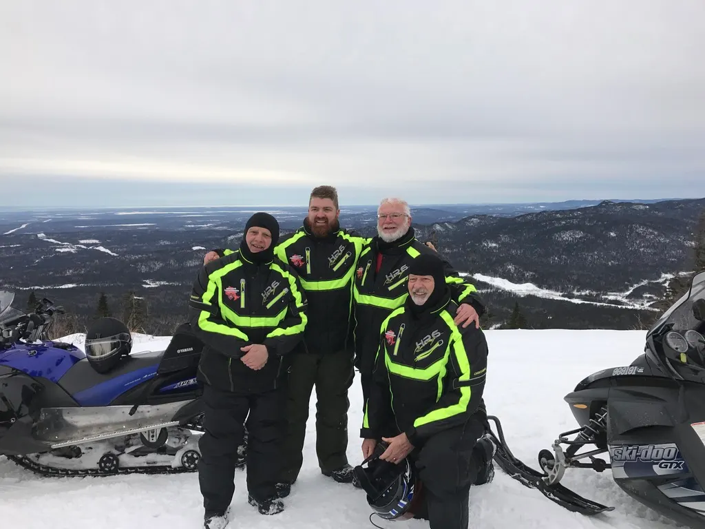 Ontario Québec Snowmobile Tours