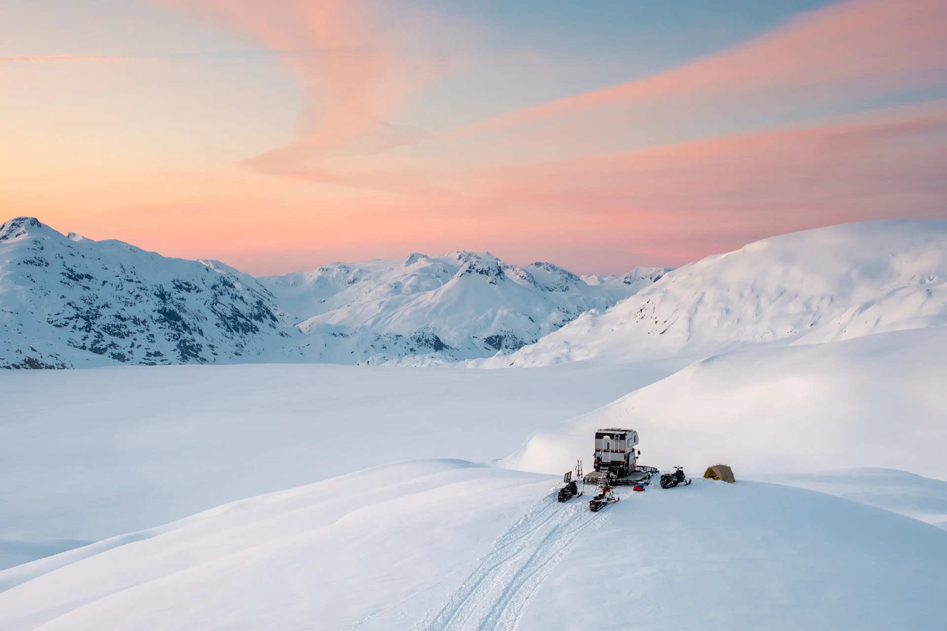 headline mountain holidays