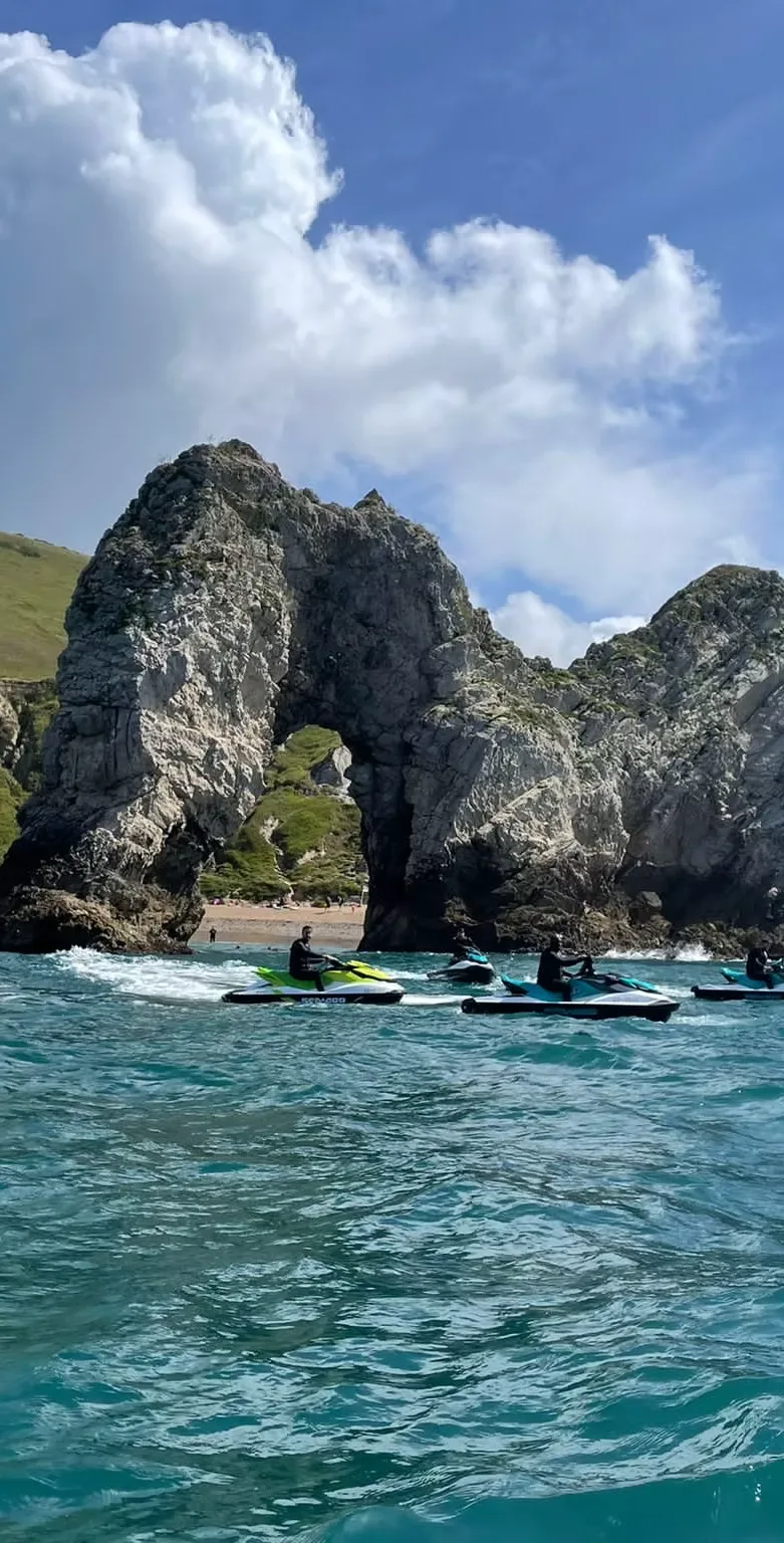 fc8470 f9a13040606347e583aedc84eabb8821-mv2