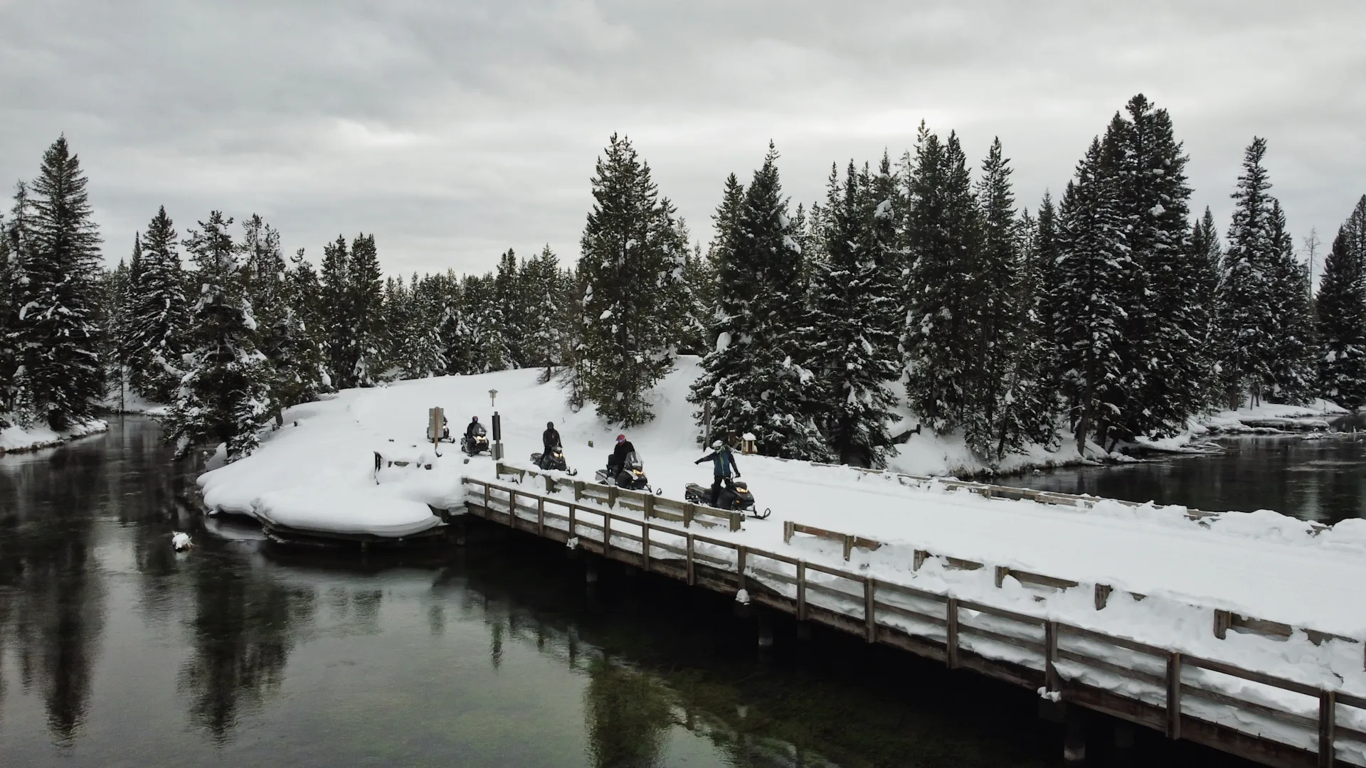 Lakeside Lodge and Resort - SKI 1