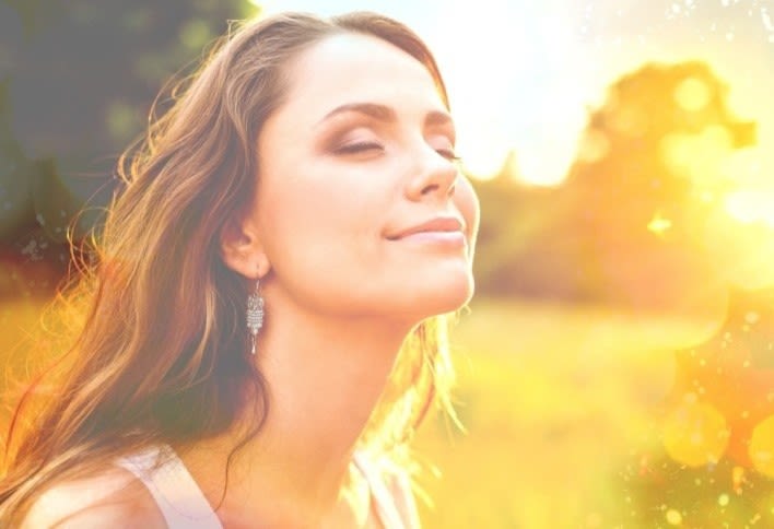 4 Benefits of the sun on your skin and well-being - Image 2 - Aveeno - en-US