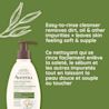 Flacon du nettoyant hydratant quotidien pour le visage AVEENO® avec la mention : « Se rince facilement et enlève la saleté et le sébum et laisse la peau douce au toucher ».