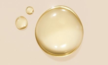 Aveeno® Image representing the Prebiotic Oat Oil Texture