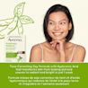 Image montrant une femme qui sourit et un emballage du pot de 48 g du gel hydratant AVEENO® Positively Radiant®