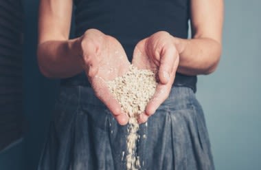 aveeno_oat_model-en-ie