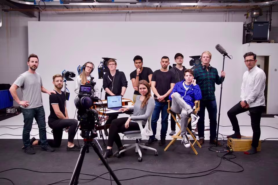 behind-the-scenes-video-team-hero