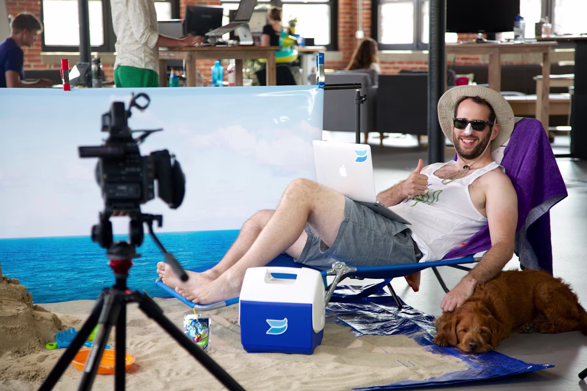 beachvideo-6d643cba3c65533e1d140c751d977750