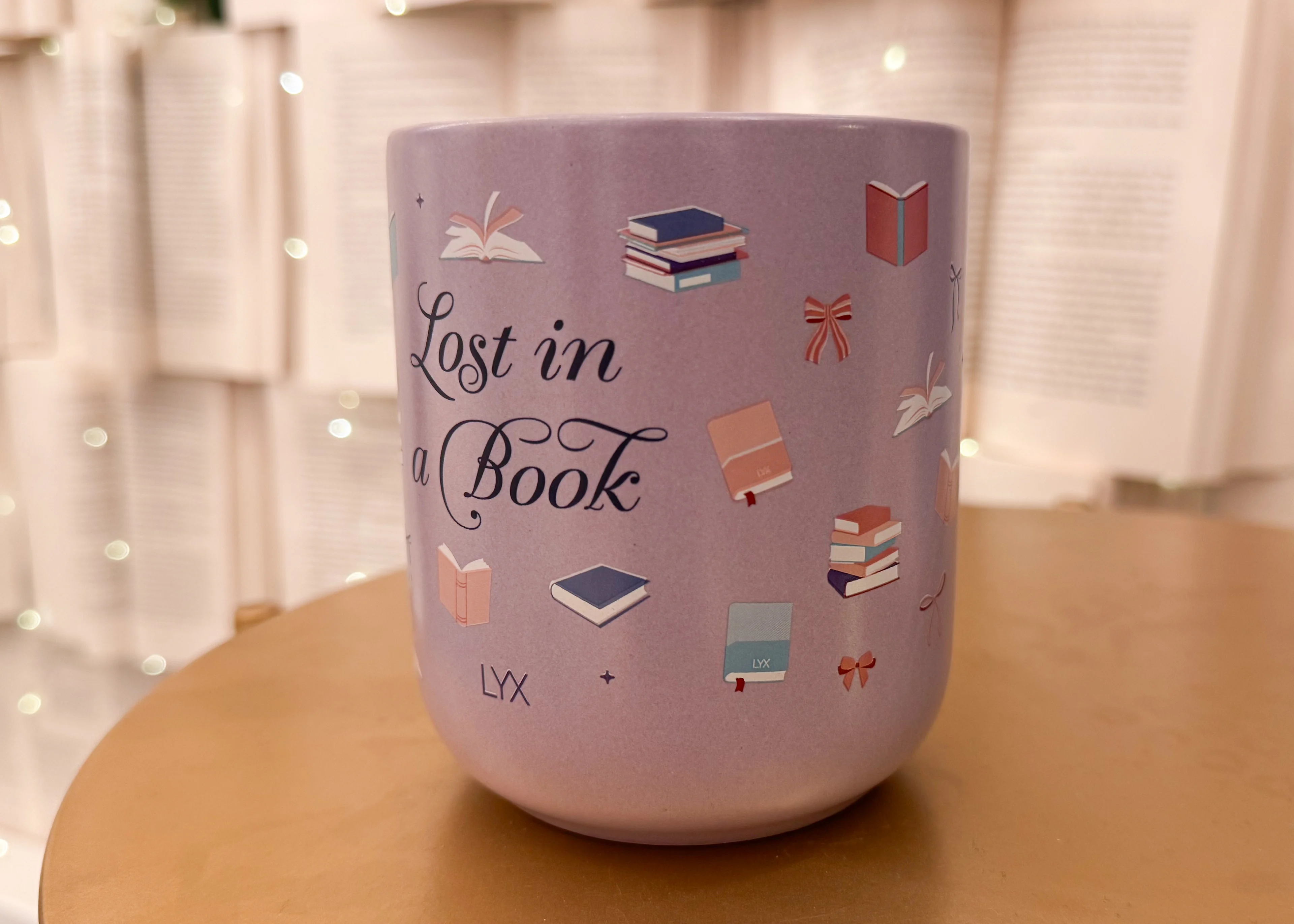 LYX Becher LOST IN A BOOK