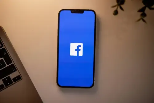 Сколько трафика использует Facebook?