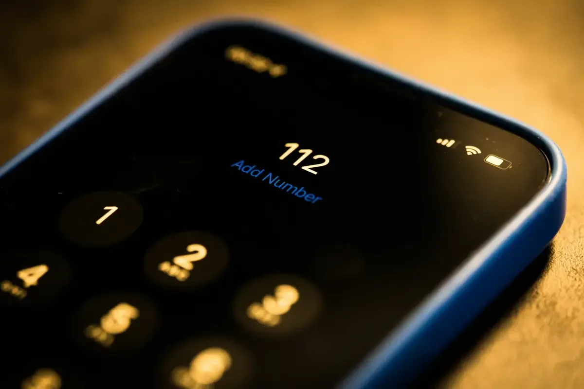 emergency calls number on smartphone