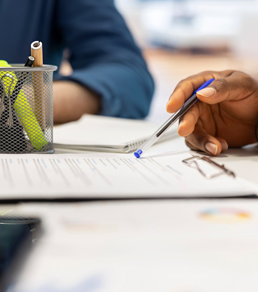 Pourquoi tenir à jour ses contrats d’assurance : tout ce qu’il faut savoir