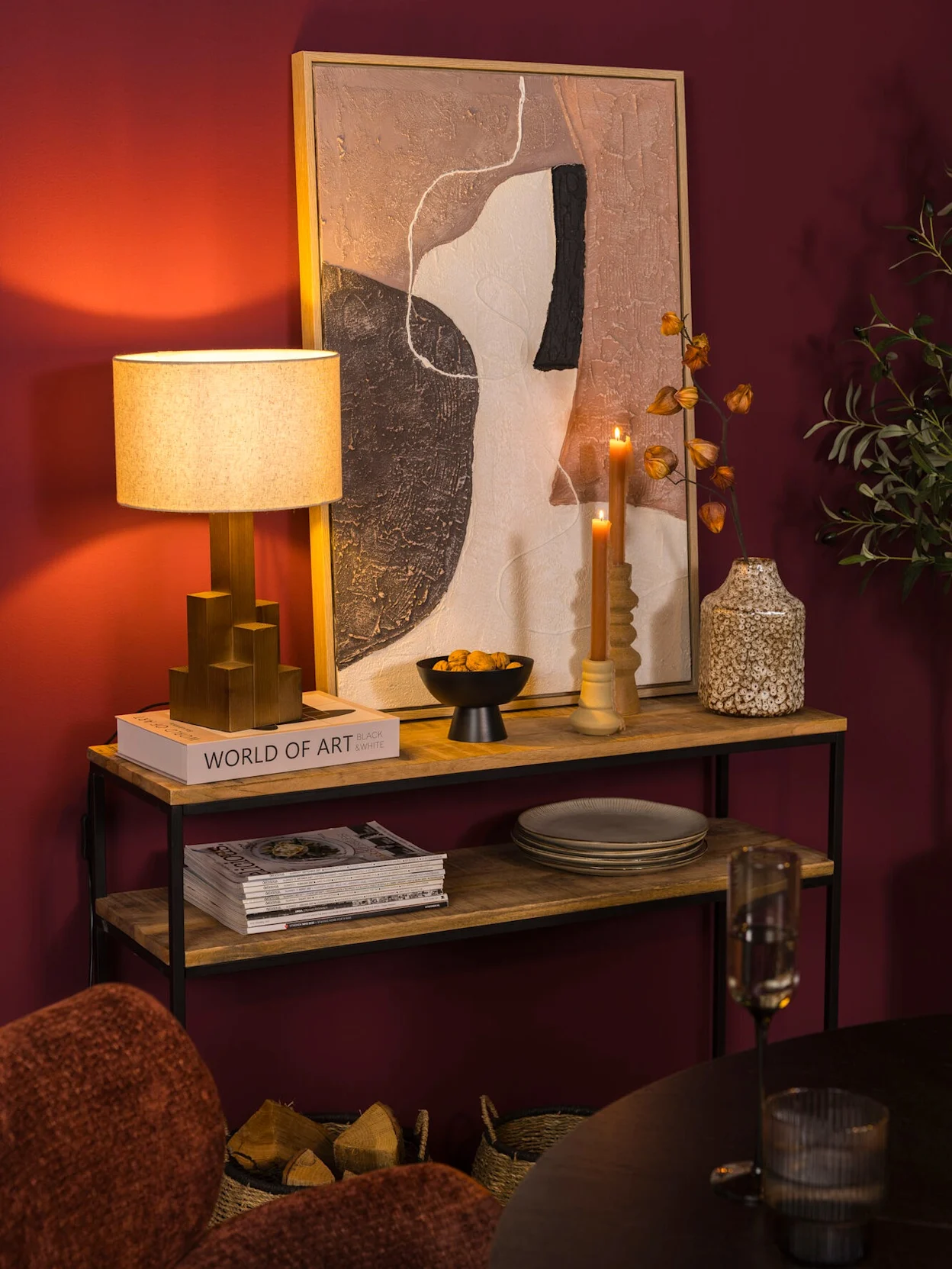Sidetable met woondecoratie