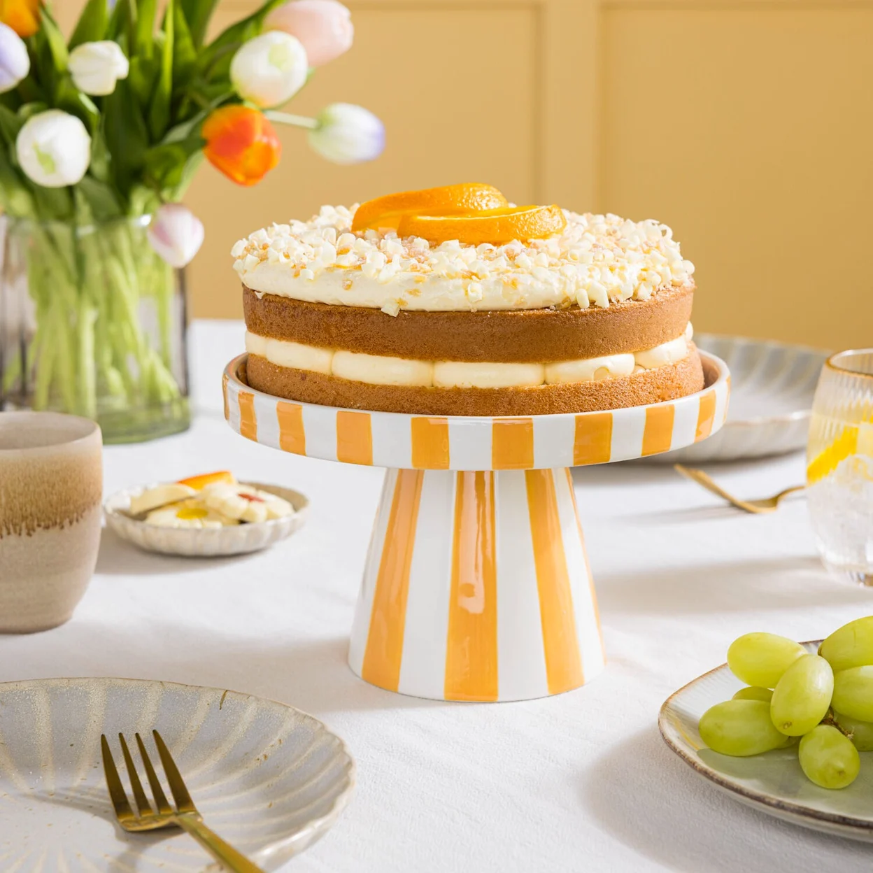 Inspiratie - Paastafel dekken - Taartplateau - NL