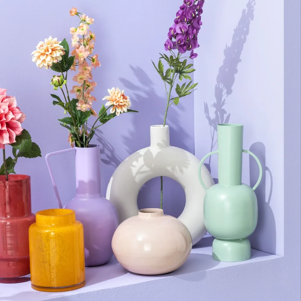 Vases avec fleurs
