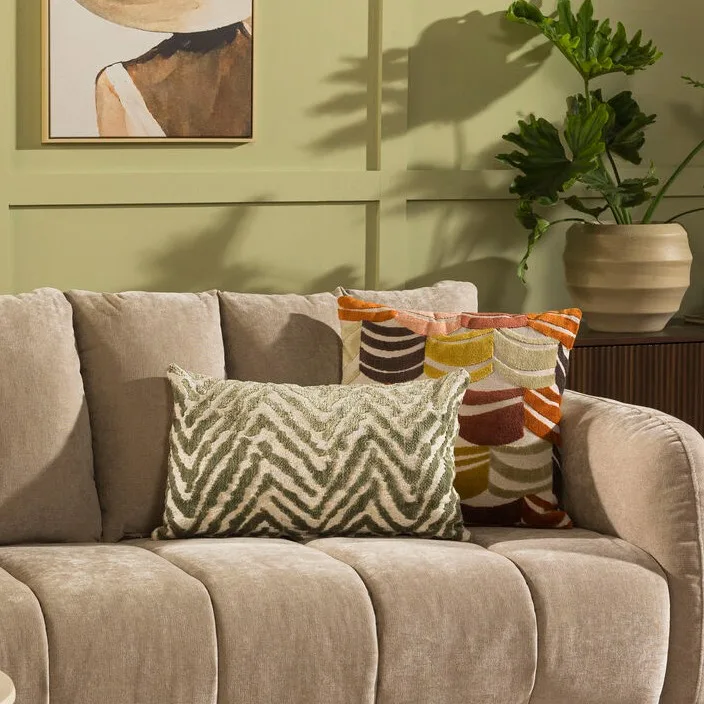 Sierkussens op bank Esmee ingezoomd - 1:1