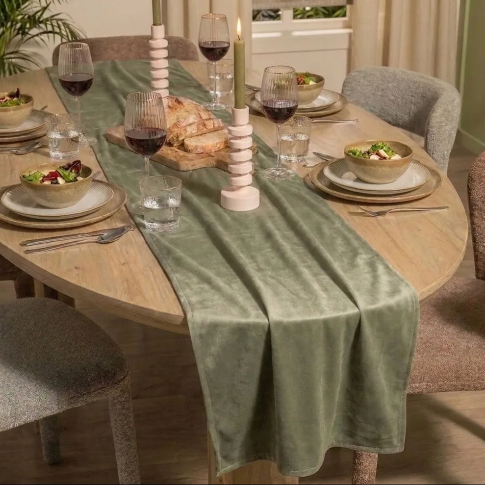 AI gedekte tafel ingezoomd tafelloper