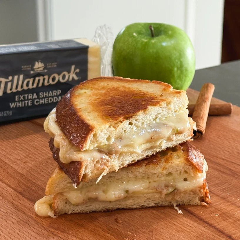 Apple Cinnamon Grilled Cheese Sandwich