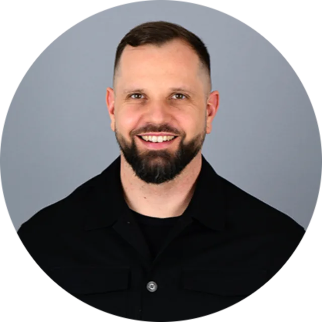 Ansgar Solecki the CEO of VetTrust.