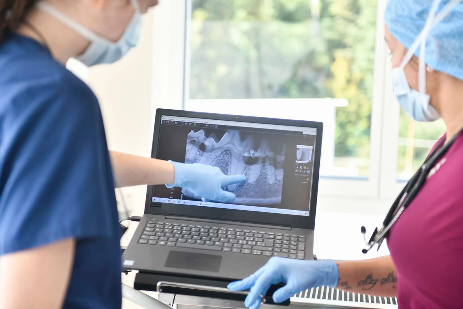 Das Ziel der VetTrust Academy ist es, bestehendes und neues Wissen im Bereich der Tiermedizin für alle TierärztInnen und Tiermedizinischen Praxisangestellten zur Verfügung zu stellen und verständlich zu erklären, um unseren Patienten in der Schweiz eine bestmögliche Behandlung zu bieten.