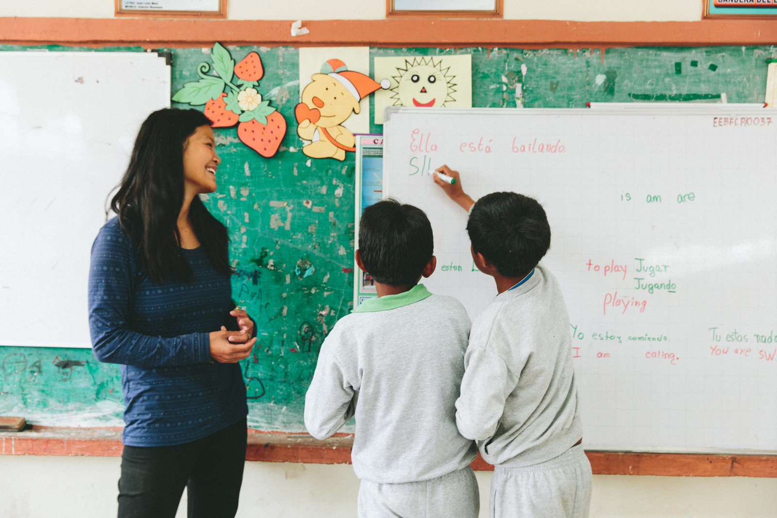 Erica Lin teaching in Ecuador