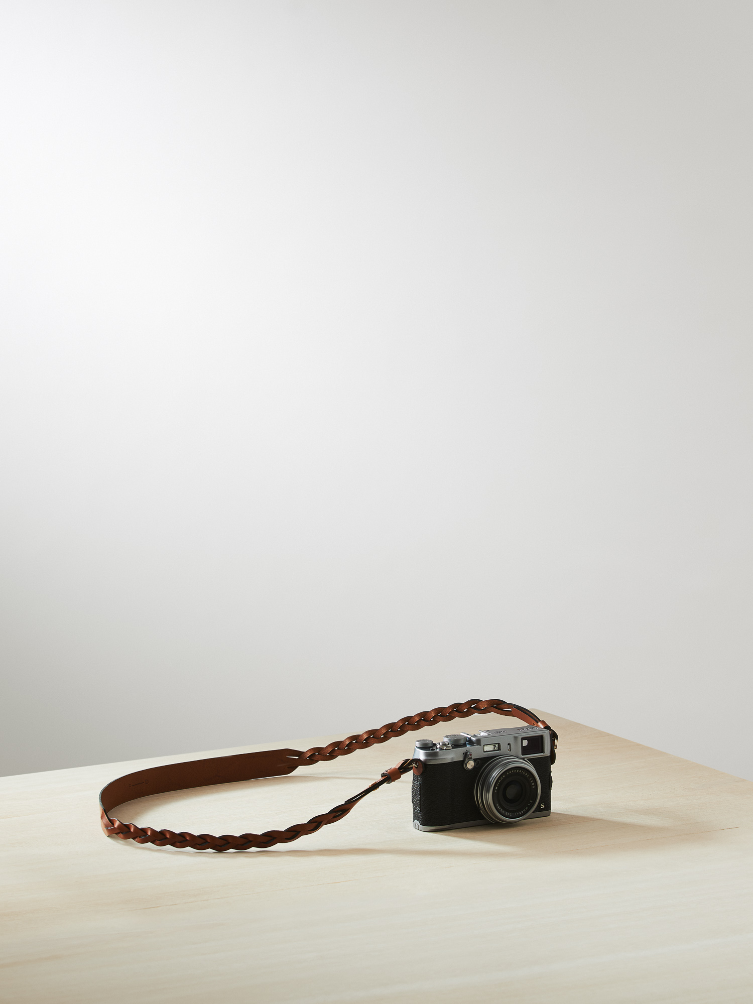 Braided camera strap, cognac