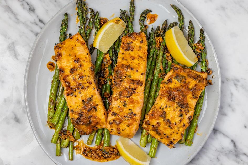 Chili Ranch Salmon & Veggies Recipe | Hidden Valley™ Ranch