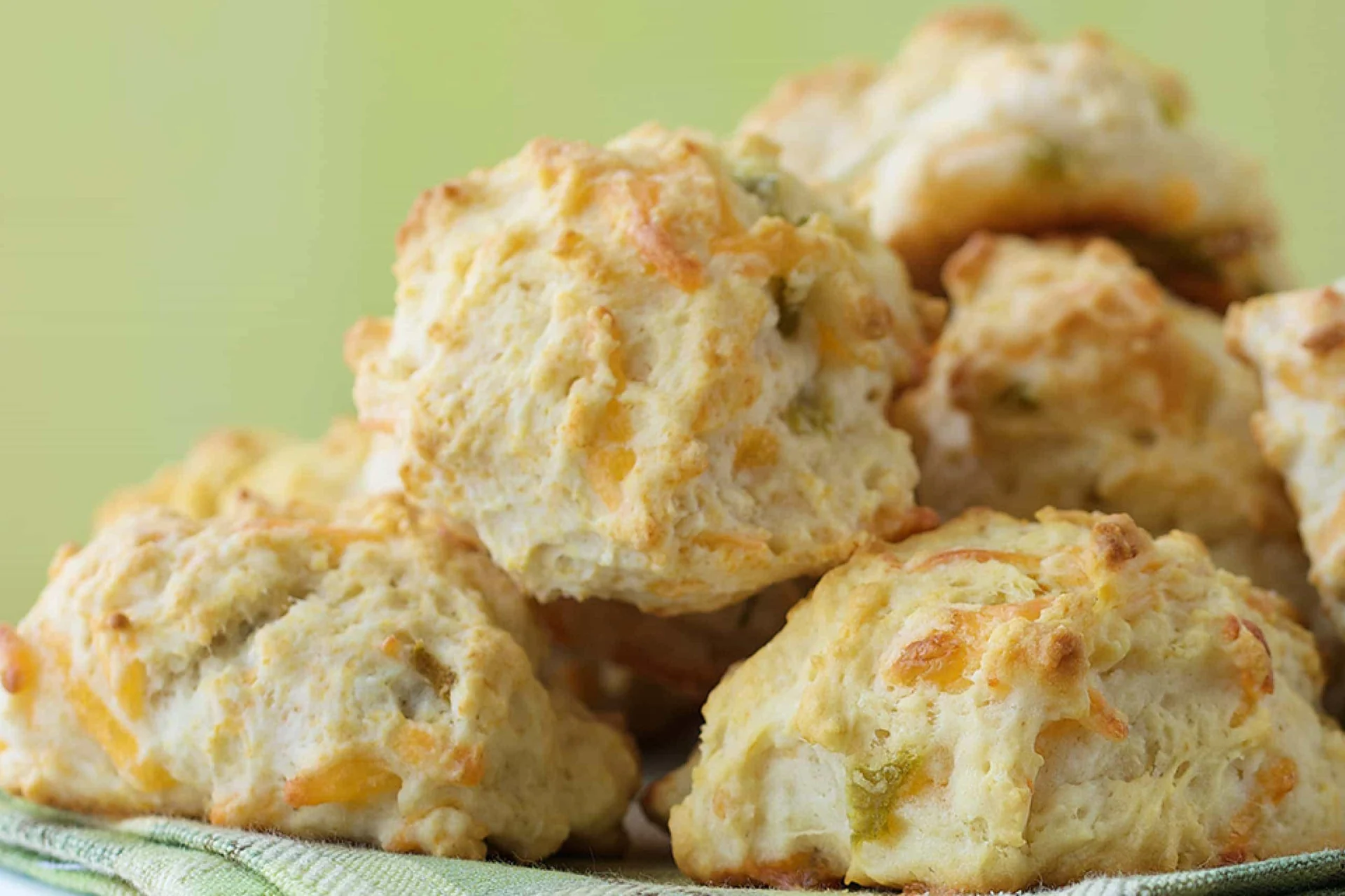 Easy Cheddar Bacon Biscuits