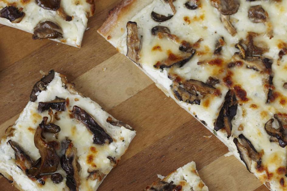 Ranch Ricotta Pizza Recipe | Hidden Valley™ Ranch
