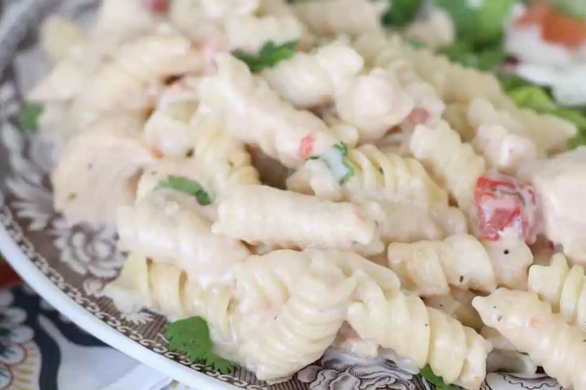 Slow Cooker Salsa Ranch Chicken Pasta