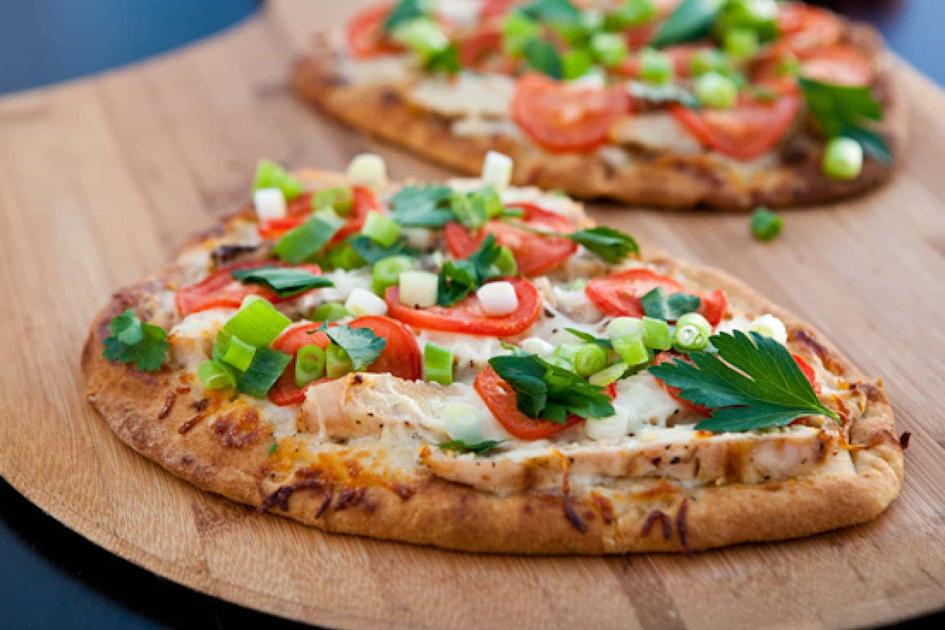 Chicken Ranch Naan Pizza Recipe | Hidden Valley™ Ranch