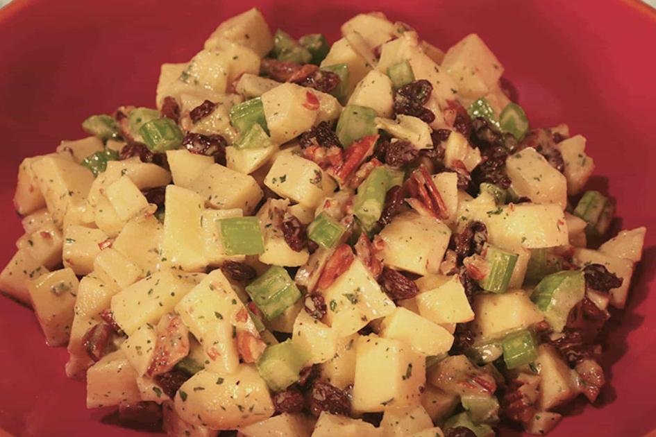 Quick and Easy Crunchy Apple Salad | Hidden Valley™ Ranch
