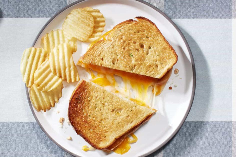 Kicked-Up Ranch Grilled Cheese | Hidden Valley™ Ranch