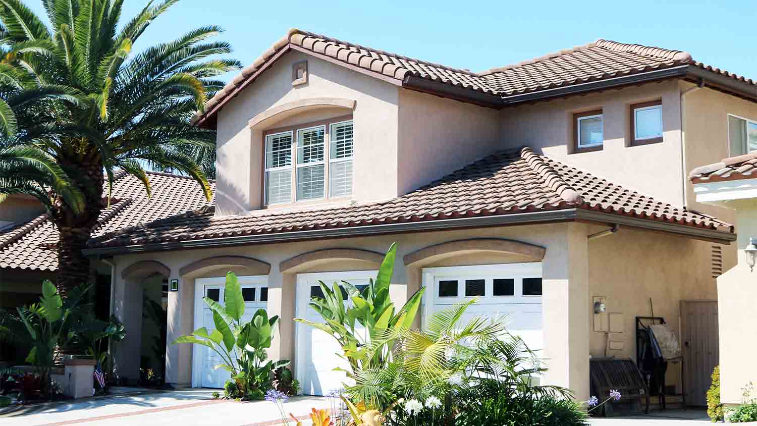 roof view of residential home in florida