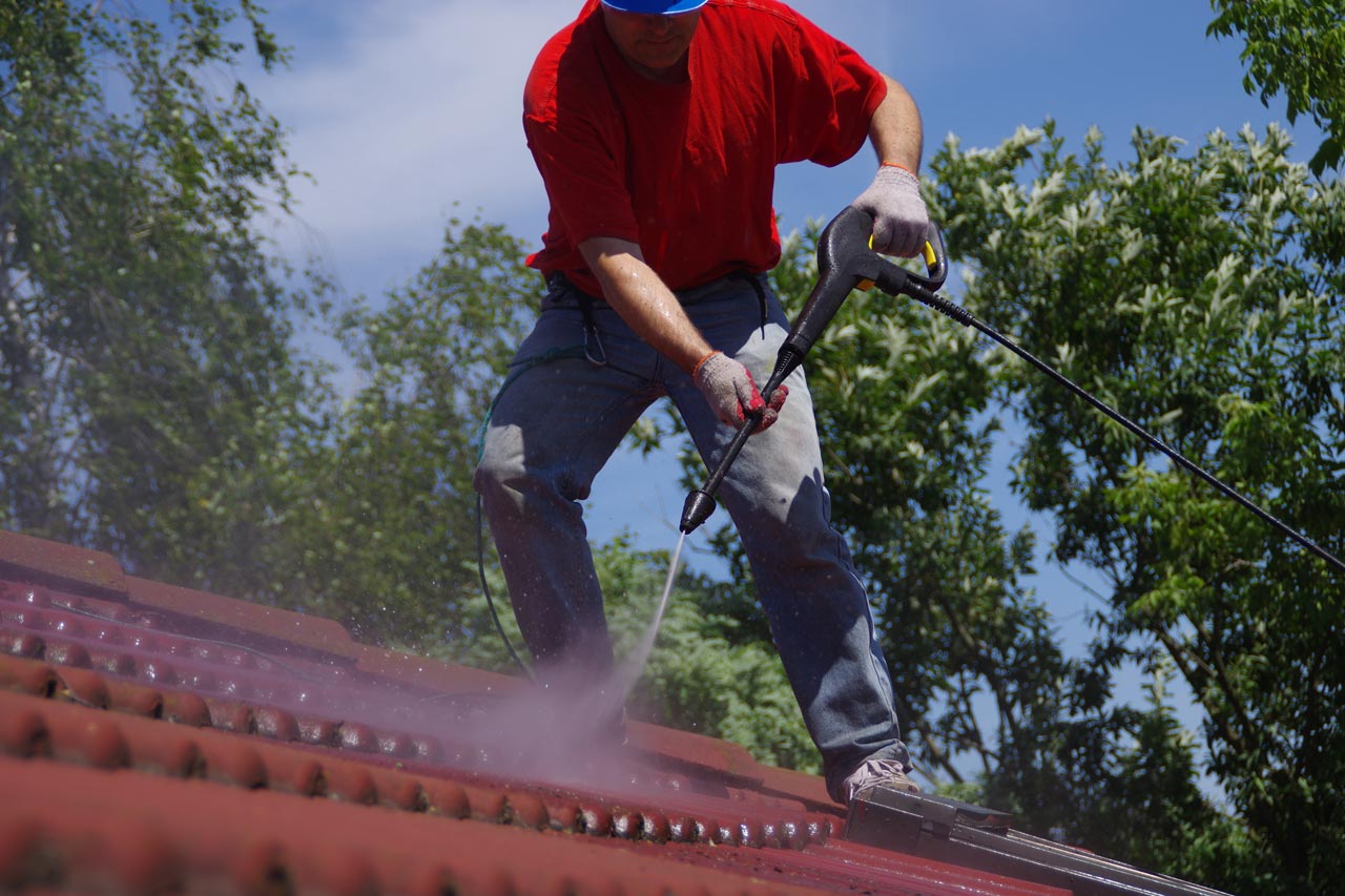Roof Cleaning Services in Conroe TX