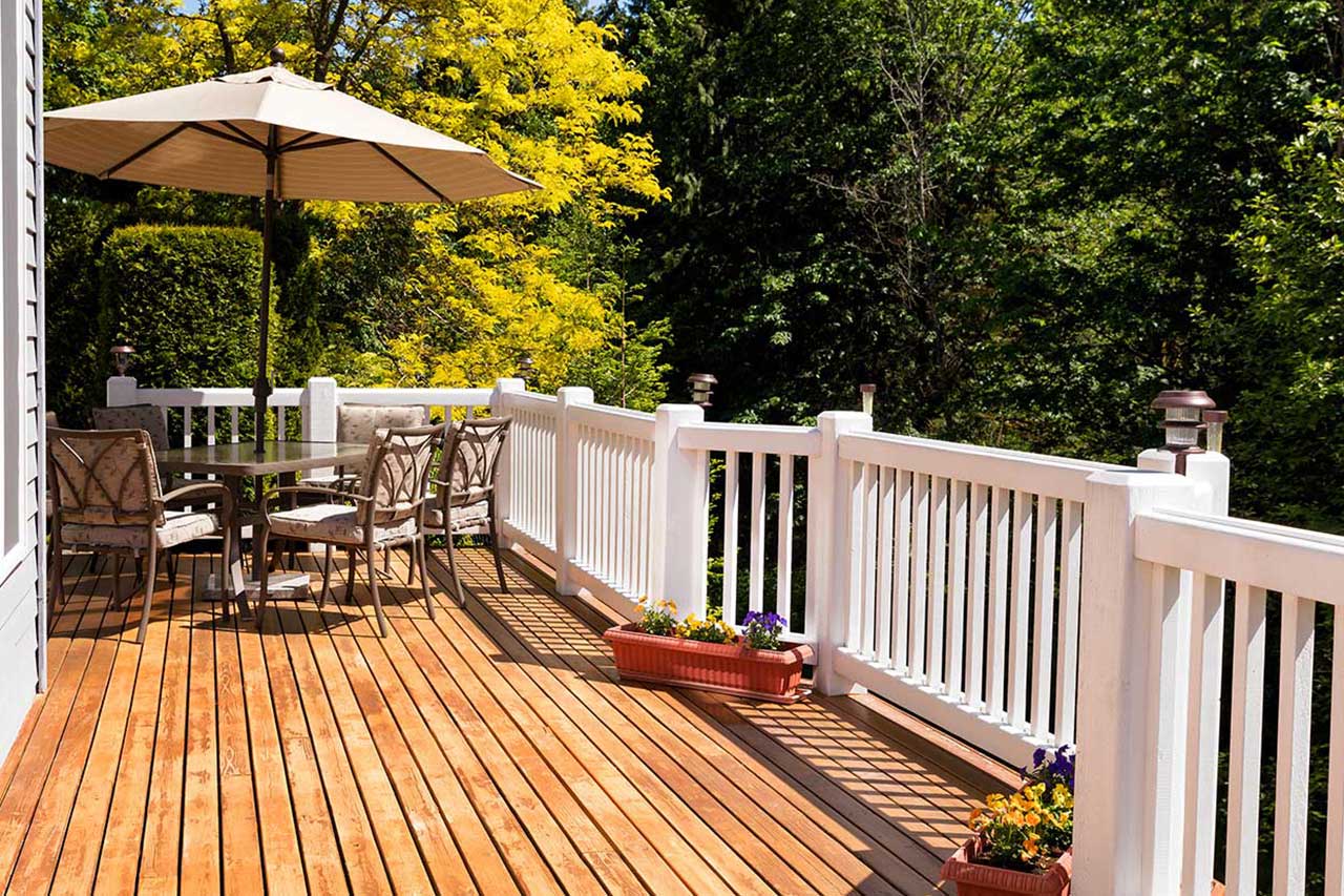How Much Does It Cost to Build a New Cedar Deck?