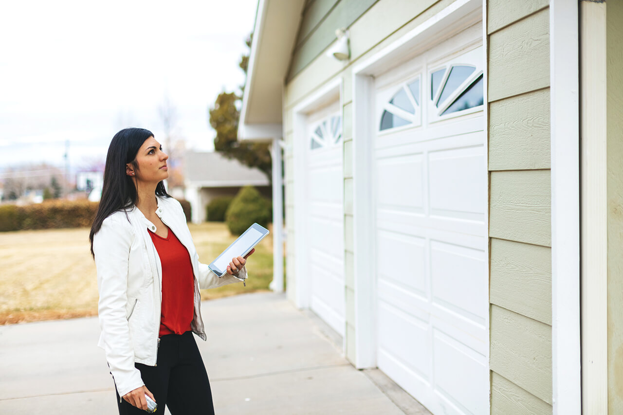 Home Appraiser Assessing Value Of Home 