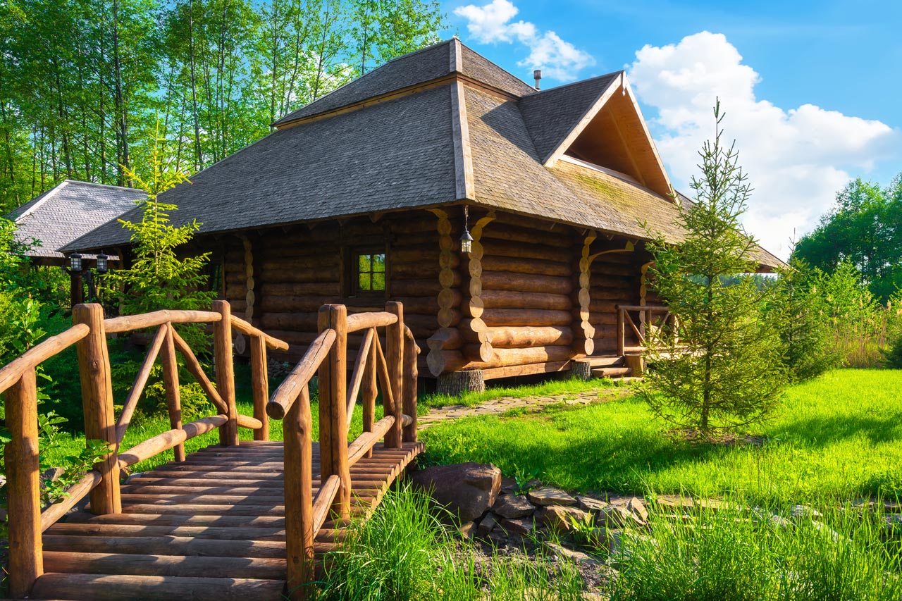 How Much Does It Cost to Build a Cabin? (2024)