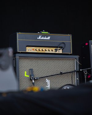 1987X Vintage Reissue Head with Marshall cabinet on stage