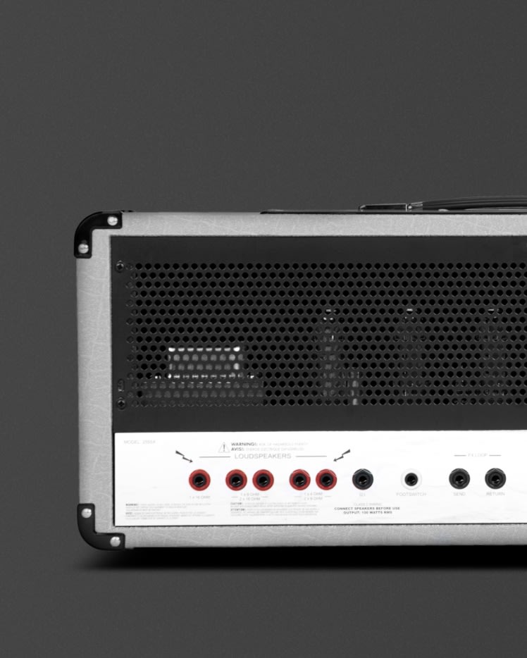 Vista posterior de la mitad derecha del amplificador Marshall Silver Jubilee 2555X Vintage Reissue Head.