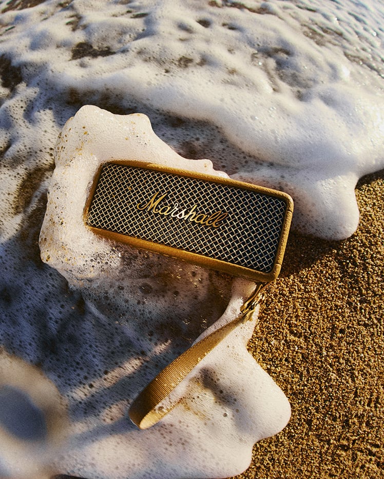 Brownカラーのポータブルスピーカー、Emberton III | Marshall.com